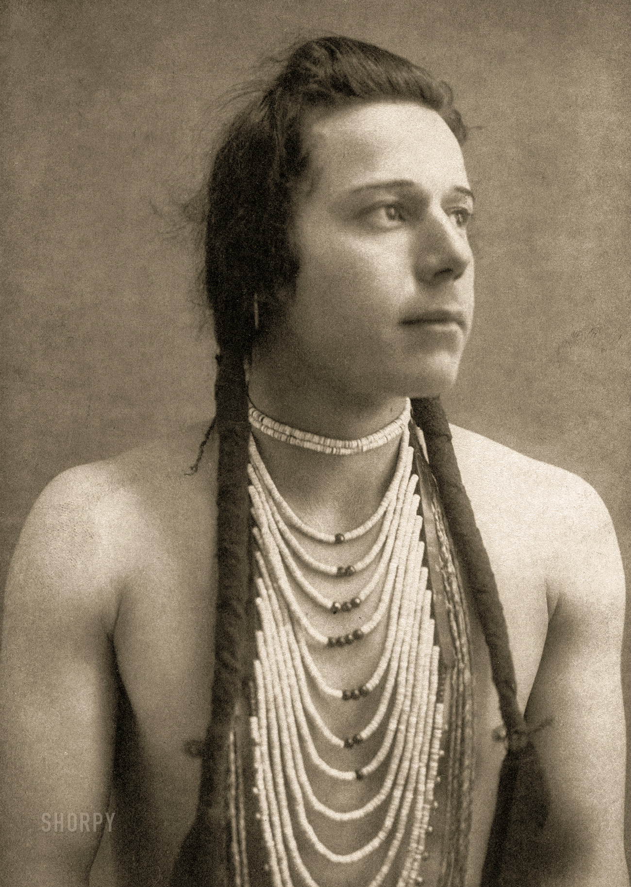 January 1900. "Kop-kop-ki-hi (White Cottonwood). Photo shows Charley Van Pelt, a Yakama Indian man, half-length portrait, seated, facing right." Gelatin silver print by  Lee Moorhouse (1850-1926) of Pendleton, Oregon. View full size.