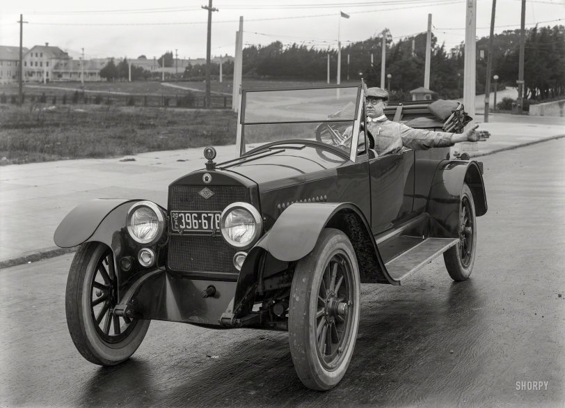 San Francisco, 1920. "Standard Eight touring car." Today's entry in the Shorpy Digest of Dingy Digits. 5x7 glass negative by Christopher Helin. View full size.
