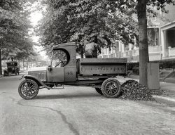 Washington, D.C., 1925. "Ford Motor Co. -- Consumers Company coal truck." National Photo Company Collection glass negative. View full size.