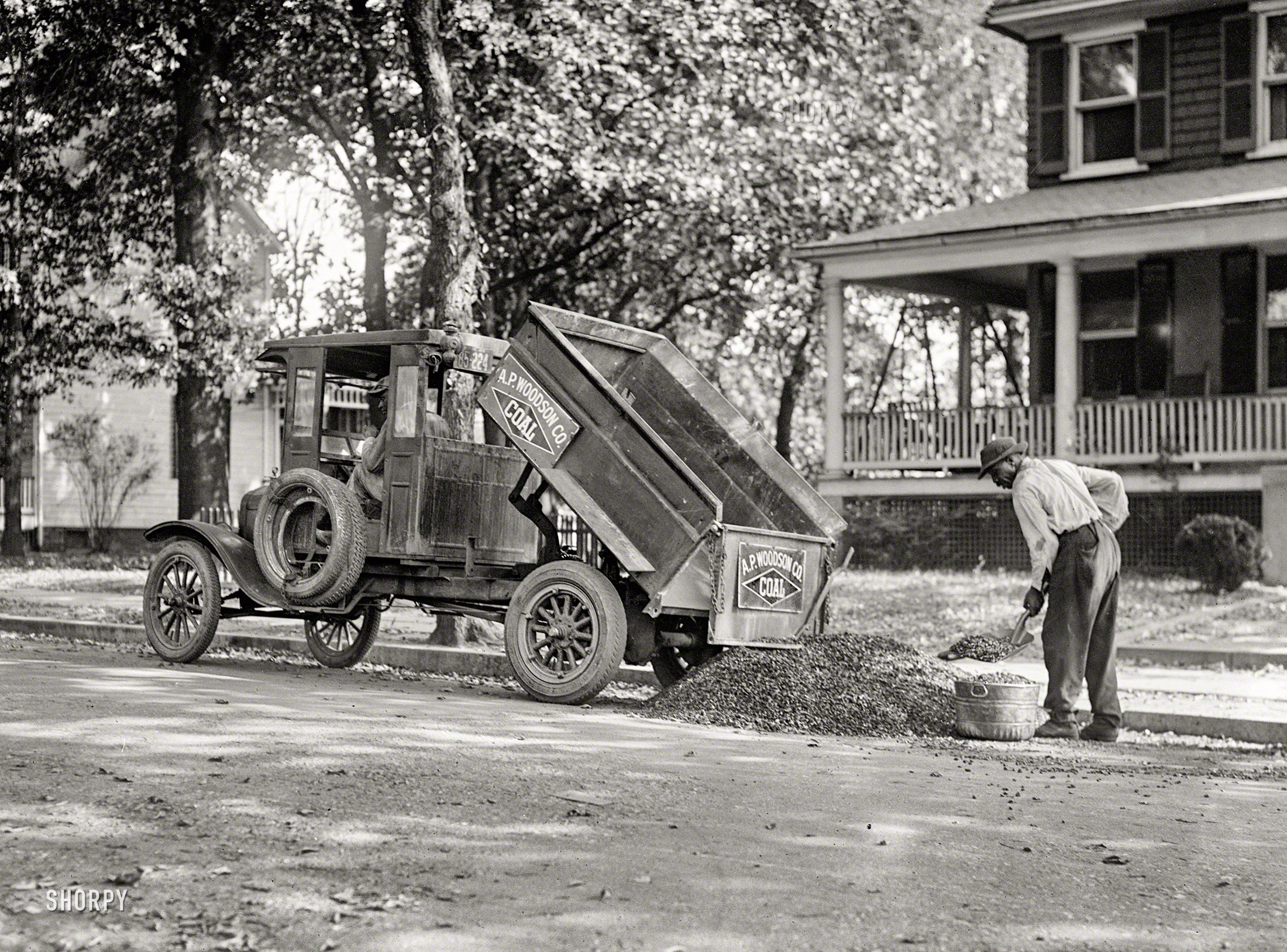 Washington, D.C., 1925. "Ford Motor Co. -- A.P. Woodson Co. coal truck." And now for the hard part. National Photo Co. glass negative. View full size.