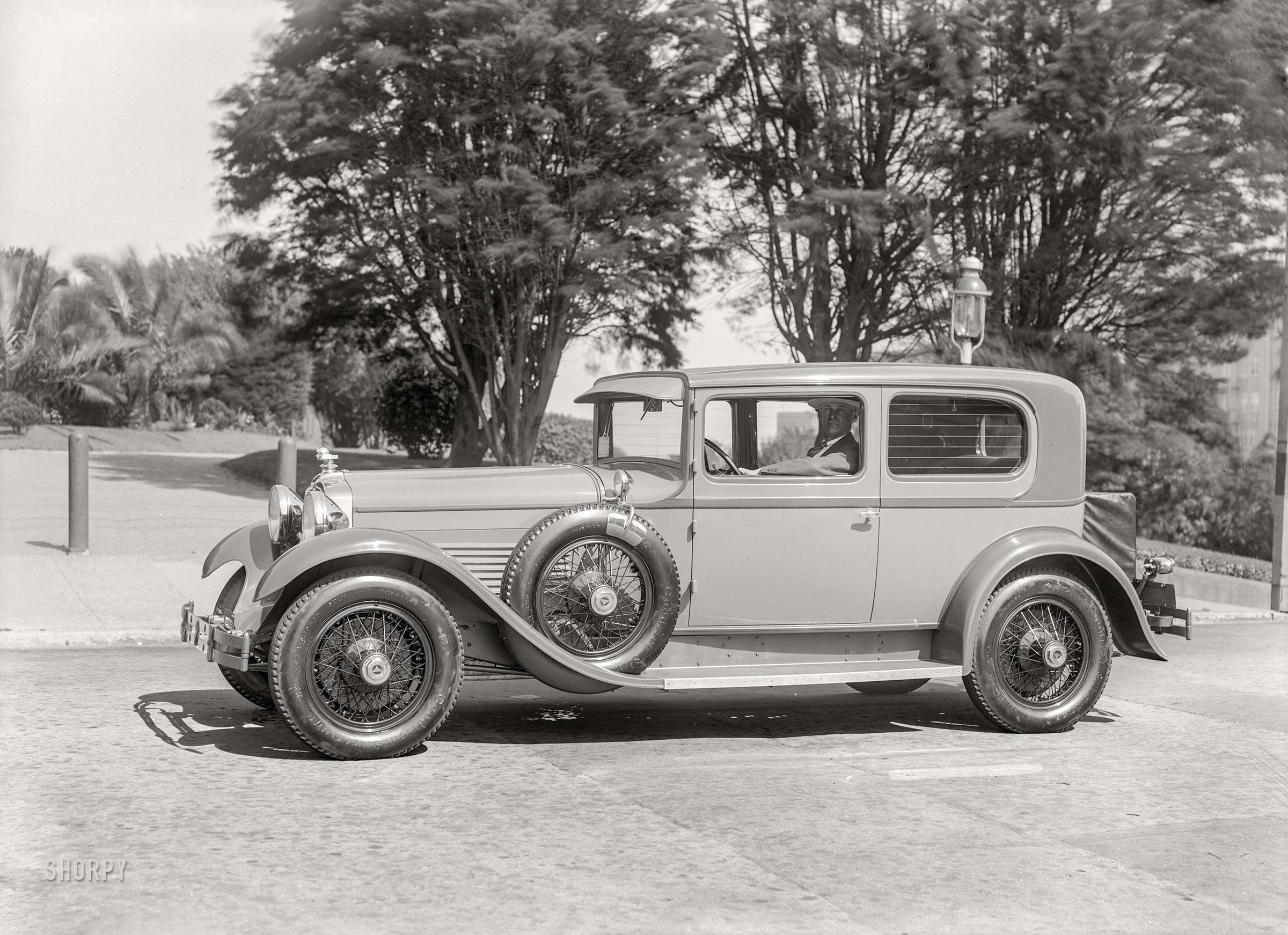 San Francisco, 1928. "Stutz two-door five-passenger sedan." The "Splendid Stutz" was also marketed as the "Safety Stutz," featuring four-wheel hydraulic brakes and wire-reinforced glass. 5x7 inch glass negative by Christopher Helin. View full size.