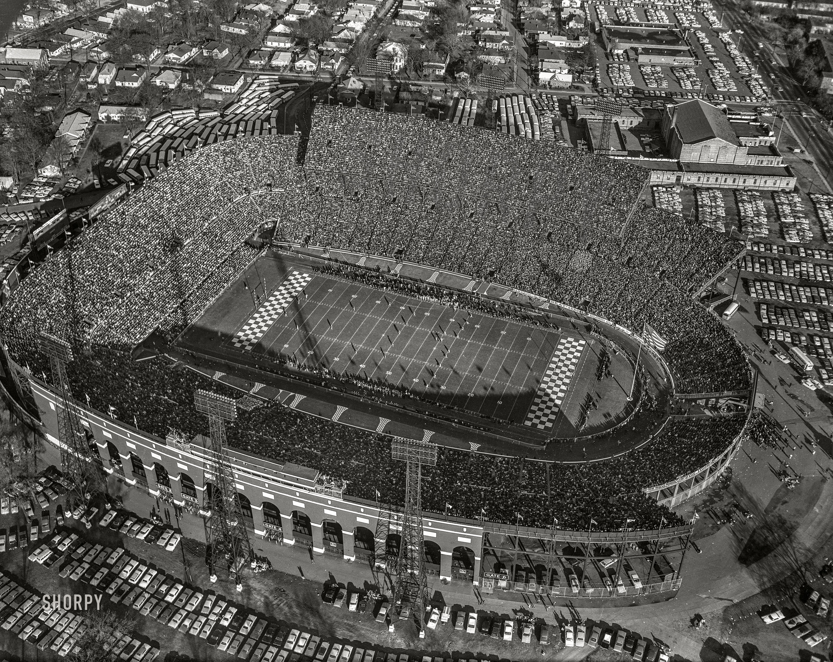 November 27, 1965. "Iron Bowl -- Alabama vs. Auburn." The Tide swamped the Tigers 30-3 at Legion Field in Birmingham. 4x5 acetate negative from the News Photo Archive. View full size.