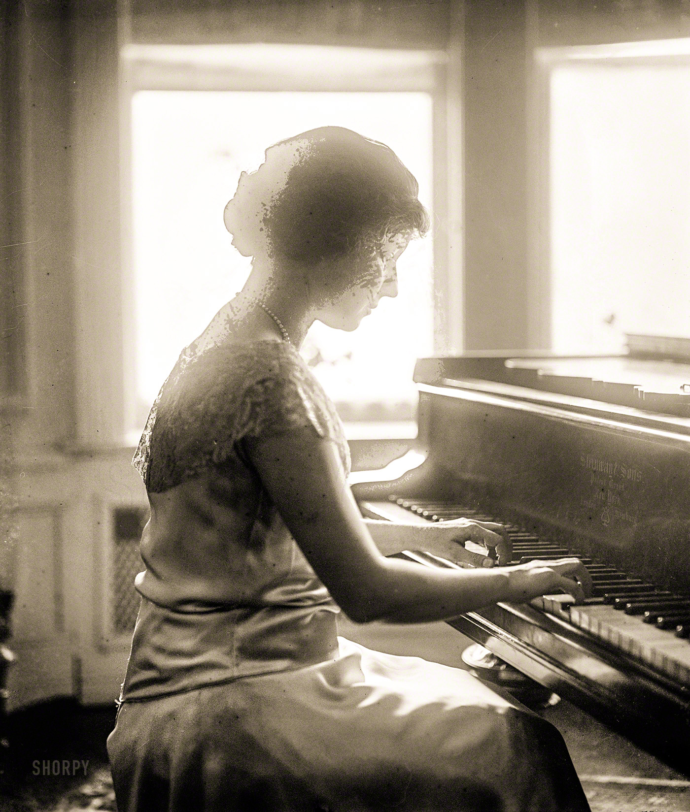 Washington, D.C., 1929. "Miss Styron." Sade Coghill Styron (1889-1982), "well-known authority on old music." 4x5 glass negative. View full size.