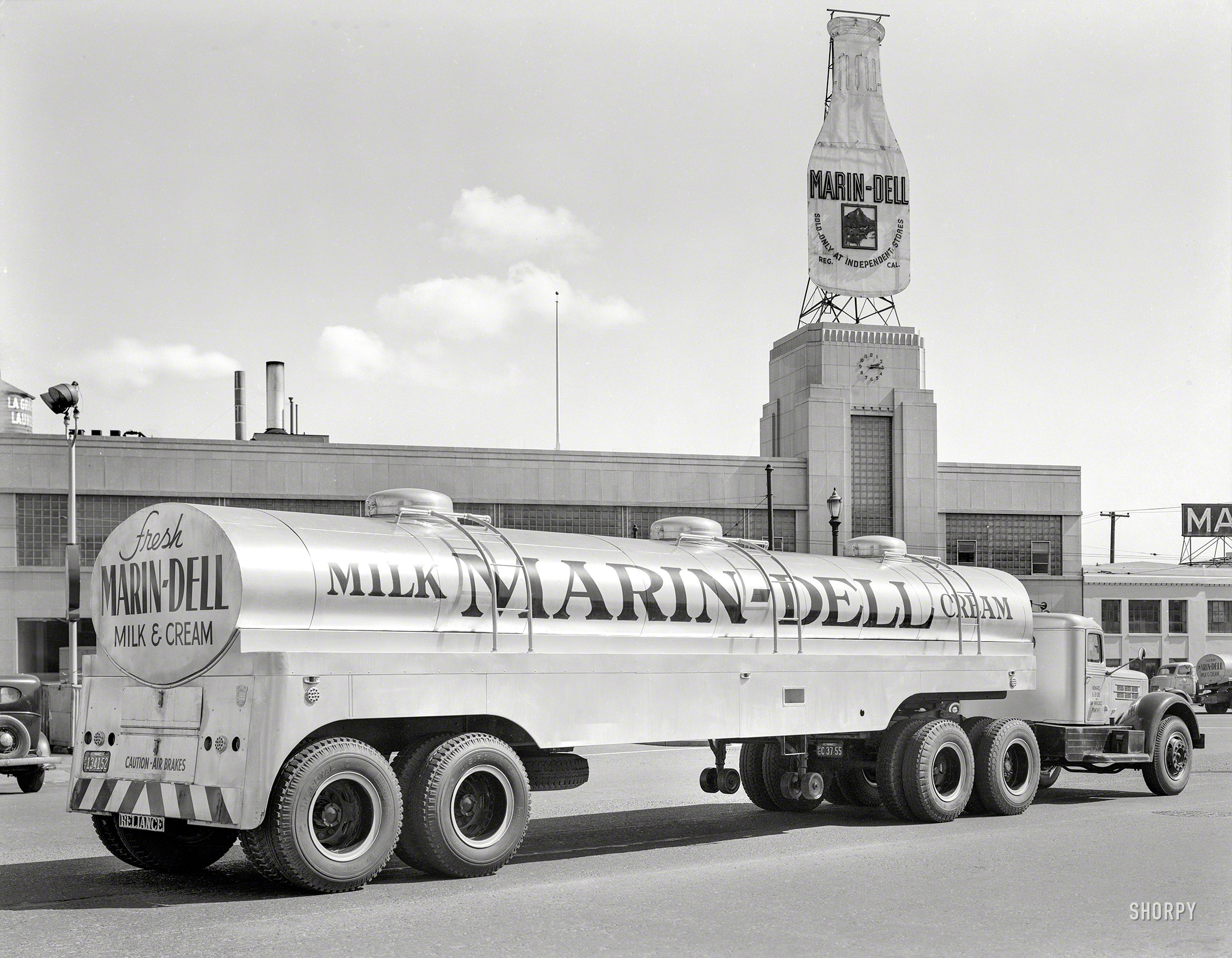 March 9, 1945. "Marin-Dell dairy truck, San Francisco." Truck experts please weigh in on the particulars of this rig. 8x10 inch nitrate negative. View full size.