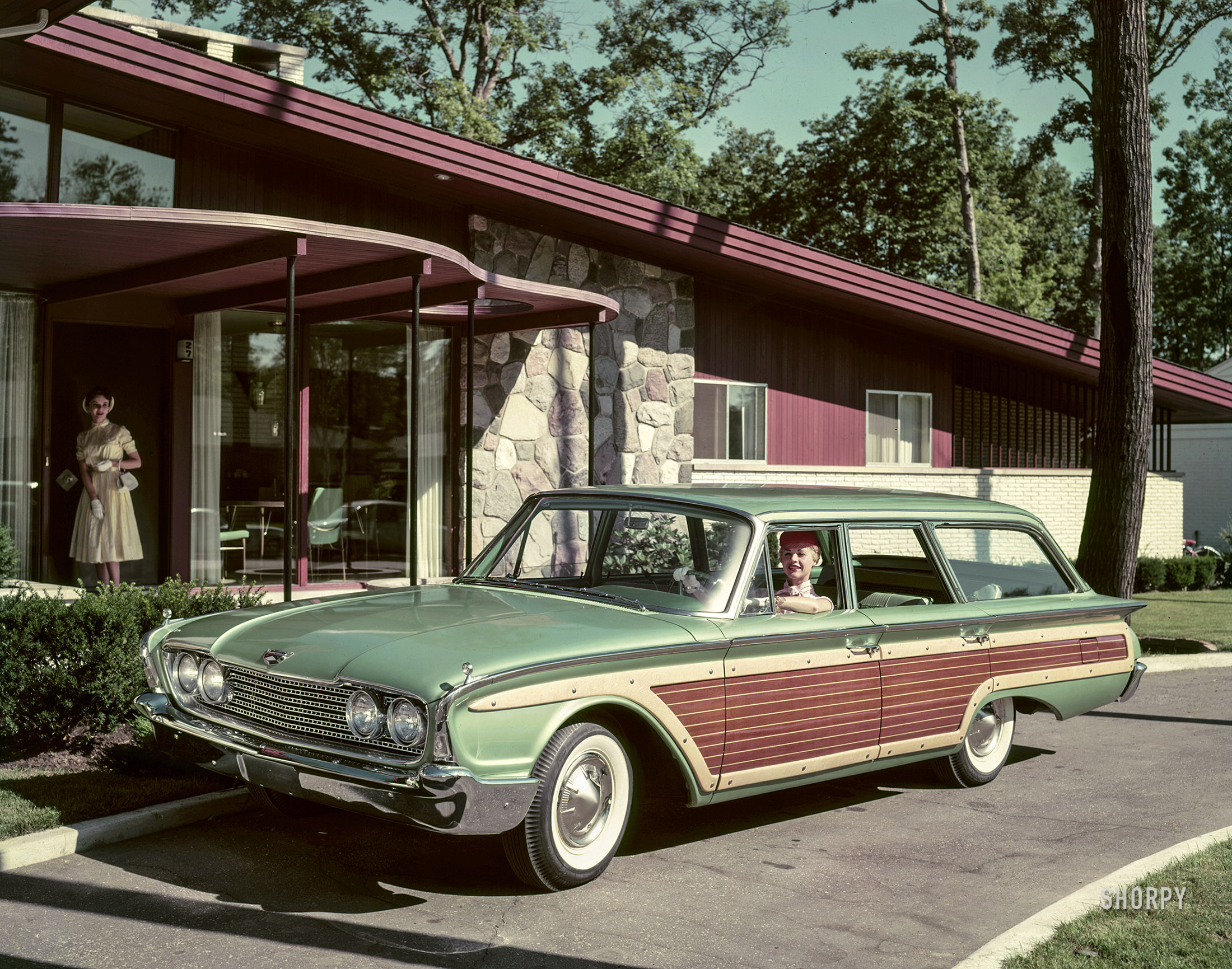 "1960 Ford Country Squire nine-passenger station wagon." Color transparency from the Ford Motor Co. photographic archive. View full size.
NEW FORD TO SET RECORD FOR SIZE
&nbsp; &nbsp; &nbsp; &nbsp; DEARBORN, Mich., Sept. 24 -- The 1960 standard size Ford will be the longest, lowest and widest in the fifty-six-year history of the Ford Motor Company. At a preview today it was made known that the regular Ford line had grown nearly six inches in length, five inches in width and was an inch lower than the 1959 models ...
-- New York Times, Sept. 1959
