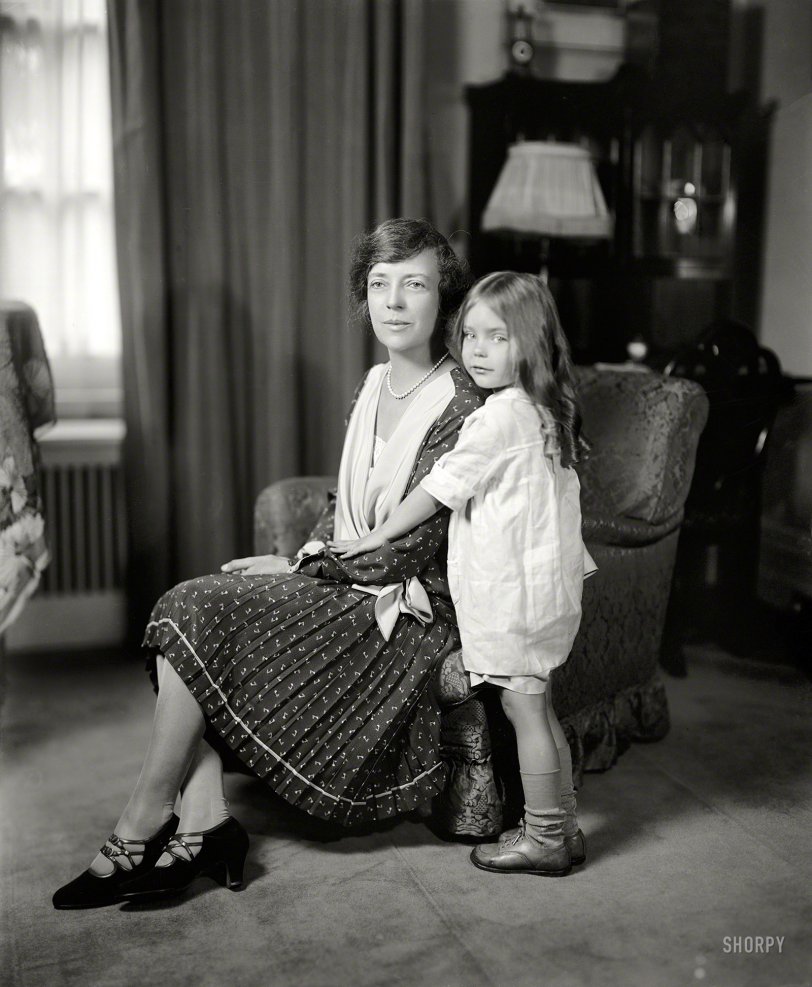 Washington, D.C., circa 1929. "Paulina Longworth with mother." Mumsy being the former Alice Roosevelt, oldest daughter of Teddy and wife of House Speaker Nicholas Longworth. Paulina's short life ended with an overdose in 1957, when she was 31. Harris &amp; Ewing Collection glass negative. View full size.
