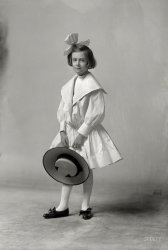 "Durant, Mrs. T. (child) -- between March 1905 and August 1906." 5x7 glass negative from the C.M. Bell portrait studio in Washington, D.C. View full size.