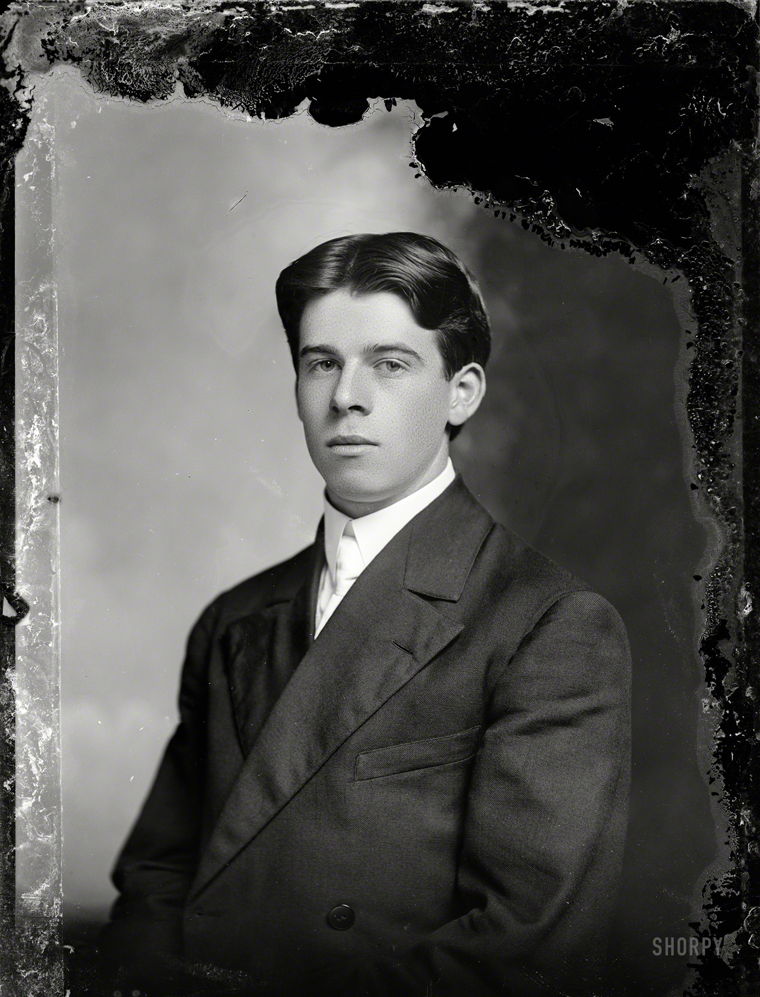 "Kelly, W.E. -- between March 1905 and August 1906." 5x7 glass negative from the C.M. Bell portrait studio in Washington, D.C. View full size.