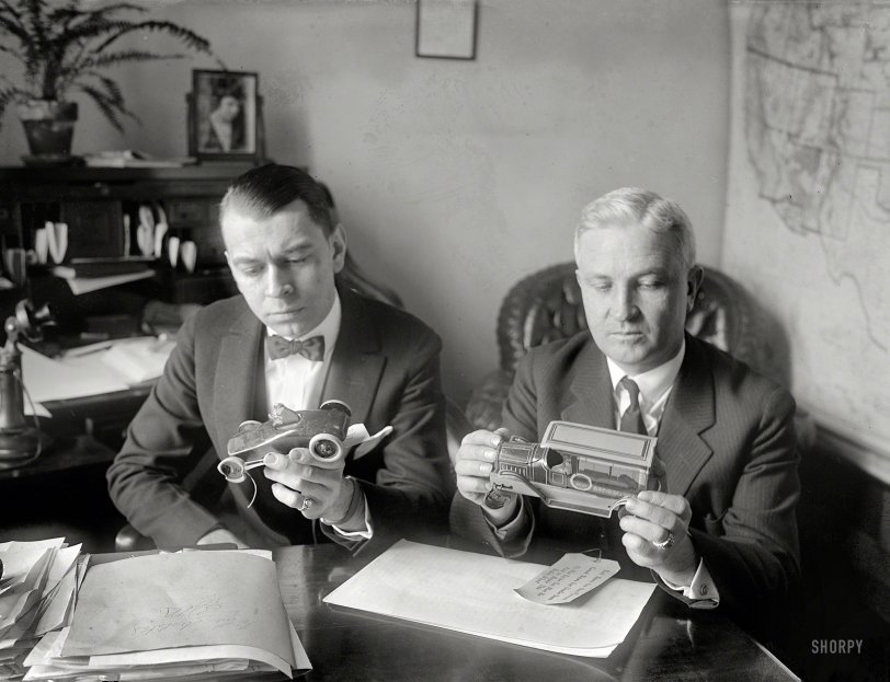 February 21, 1924. Washington, D.C. "McLeod &amp; Robt. M. Clancy." So what's going on here? National Photo Company Collection glass negative. View full size.
