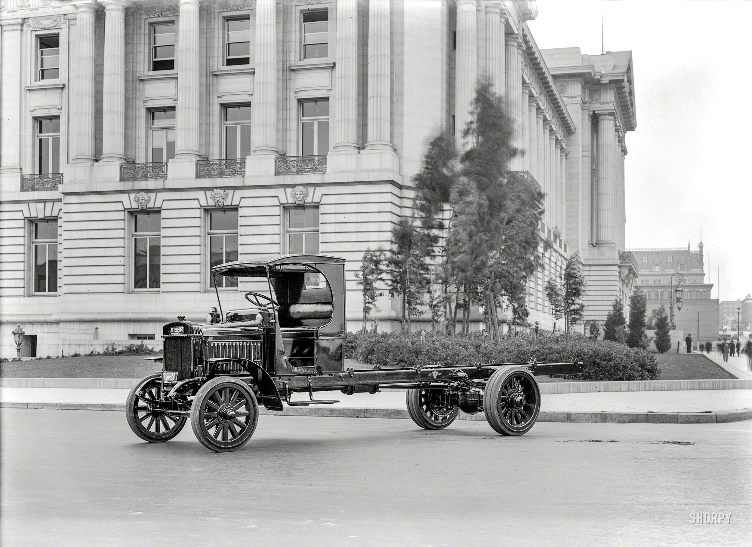 San Francisco, 1920. "Atterbury truck at City Hall." Looking somewhat skeletal if you ask us. 5x7 glass negative by Christopher Helin. View full size.