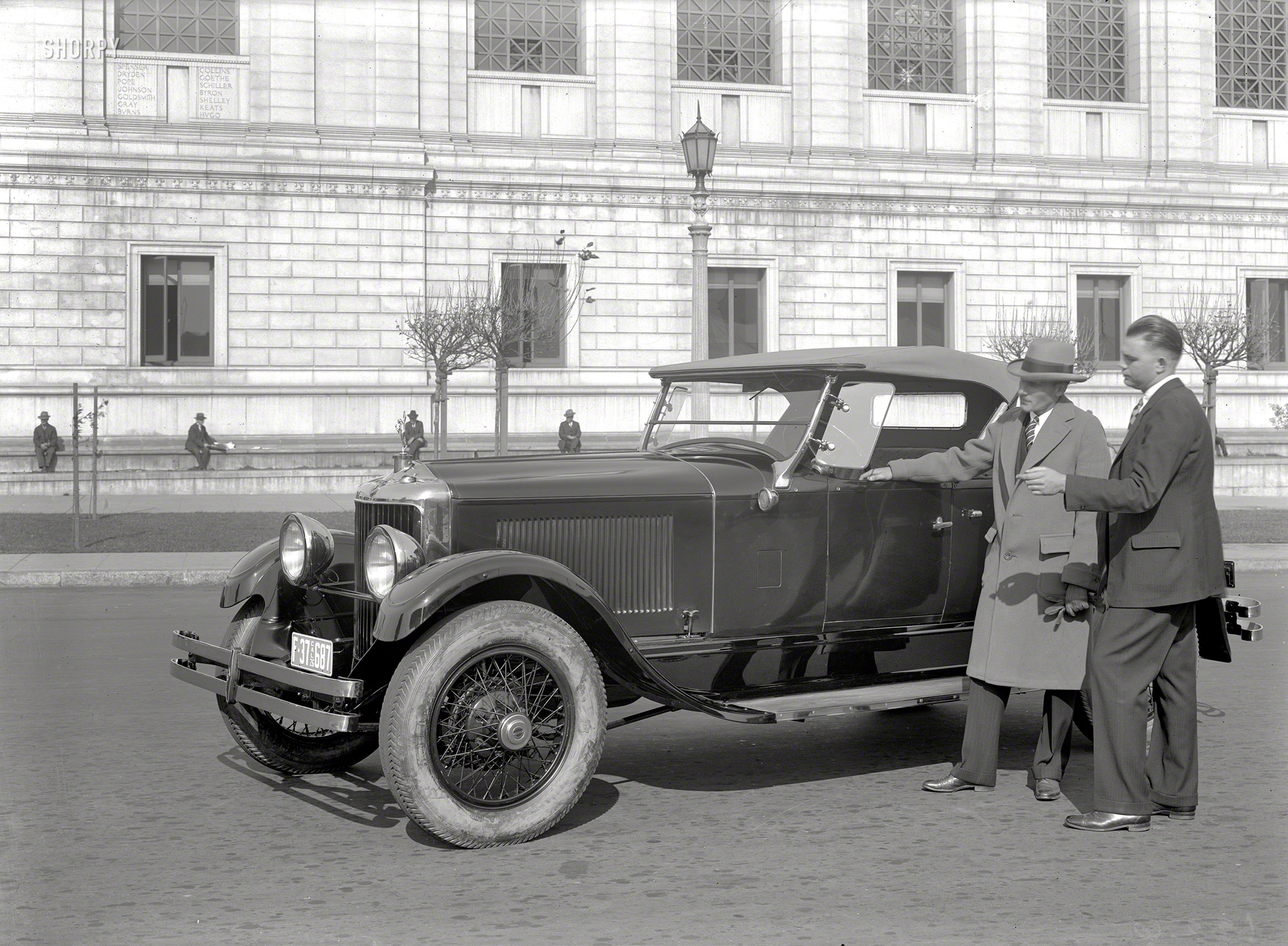 San Francisco, 1926. "Diana 8 at Civic Center." The short-lived Diana, a car for  the ladies and one the more obscure entries in the Shorpy Pantheon of Forgotten Phaetons. 5x7 glass negative by Christopher Helin. View full size.
