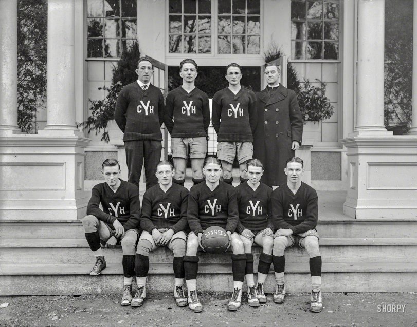 Washington, D.C., 1920. "Congress Heights Yankees basketball team." Which in a few years would become an industrial squad fielded by the Palace Laundry. National Photo Company Collection glass negative. View full size.
