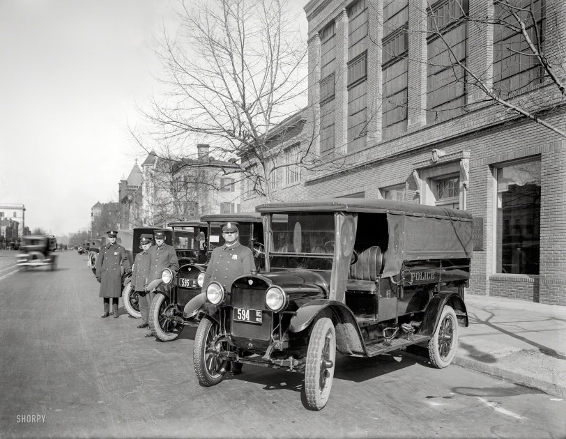 January 1922. "Three REO 'speed wagons' delivered by Trew Motor Co. to the D.C. Police Department for patrols." National Photo glass negative. View full size.
