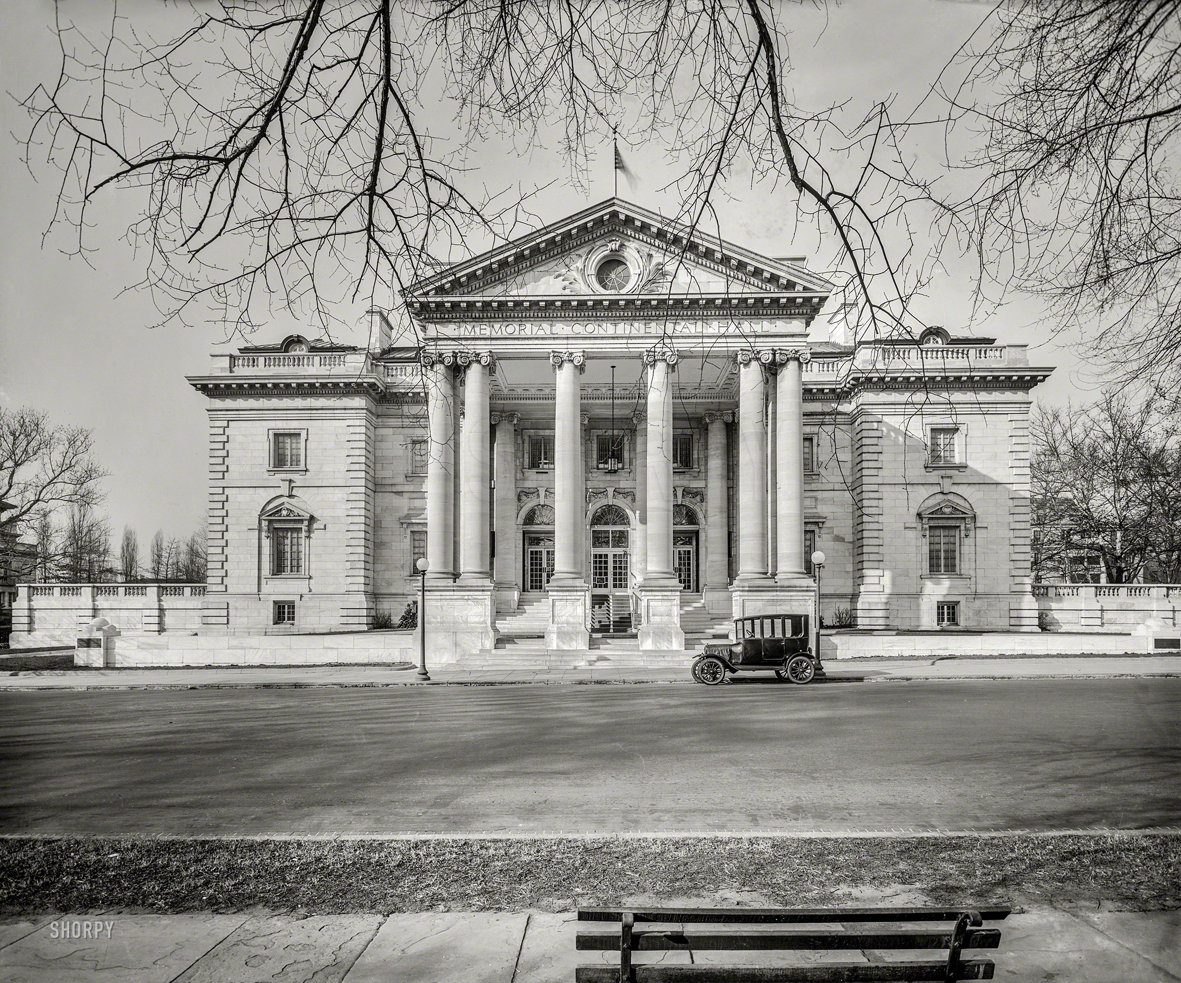 Washington, D.C., circa 1924. "Memorial Continental Hall, 17th Street N.W." National headquarters of the Daughters of the American Revolution. National Photo Company Collection glass negative. View full size.