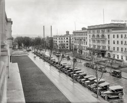 Washington, D.C., circa 1922. "New Jersey Avenue S.E. from B Street." Lodgings in this view from the House Office Building include the Potomac, Congress Hall and President hotels (sign at left), as well as the George Washington Inn. National Photo Company Collection glass negative. View full size.
