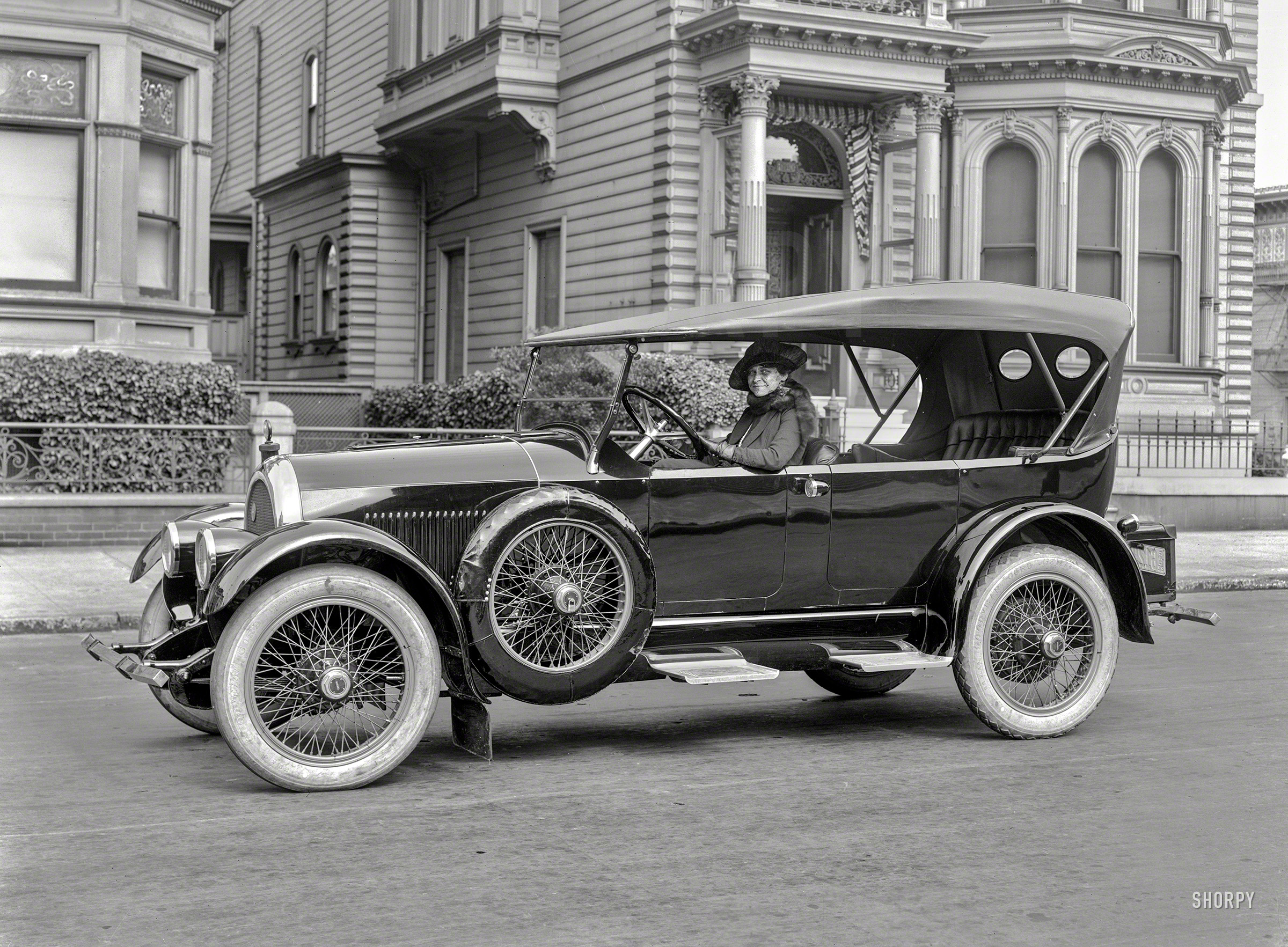 San Francisco, 1922. "Kissel touring car." Latest tenant in the Shorpy Garage of Geriatric Jalopies. 5x7 glass negative by Christopher Helin. View full size.