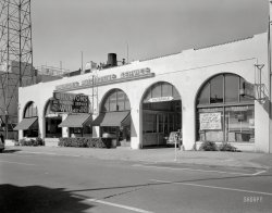 Nov. 6, 1947. "Brunton's Auto Service, north side of Bush between Polk & Larkin." Your Willard Battery headquarters, as long as you're buying wholesale. 8x10 acetate negative, originally from the Wyland Stanley collection. View full size.