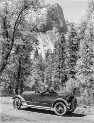 California circa 1919. "Marmon touring car at Yosemite." Latest entrant in the Shorpy Concours of Discontinued Conveyances. 6½ x 8½ inch glass negative, originally from the Wyland Stanley collection. View full size.