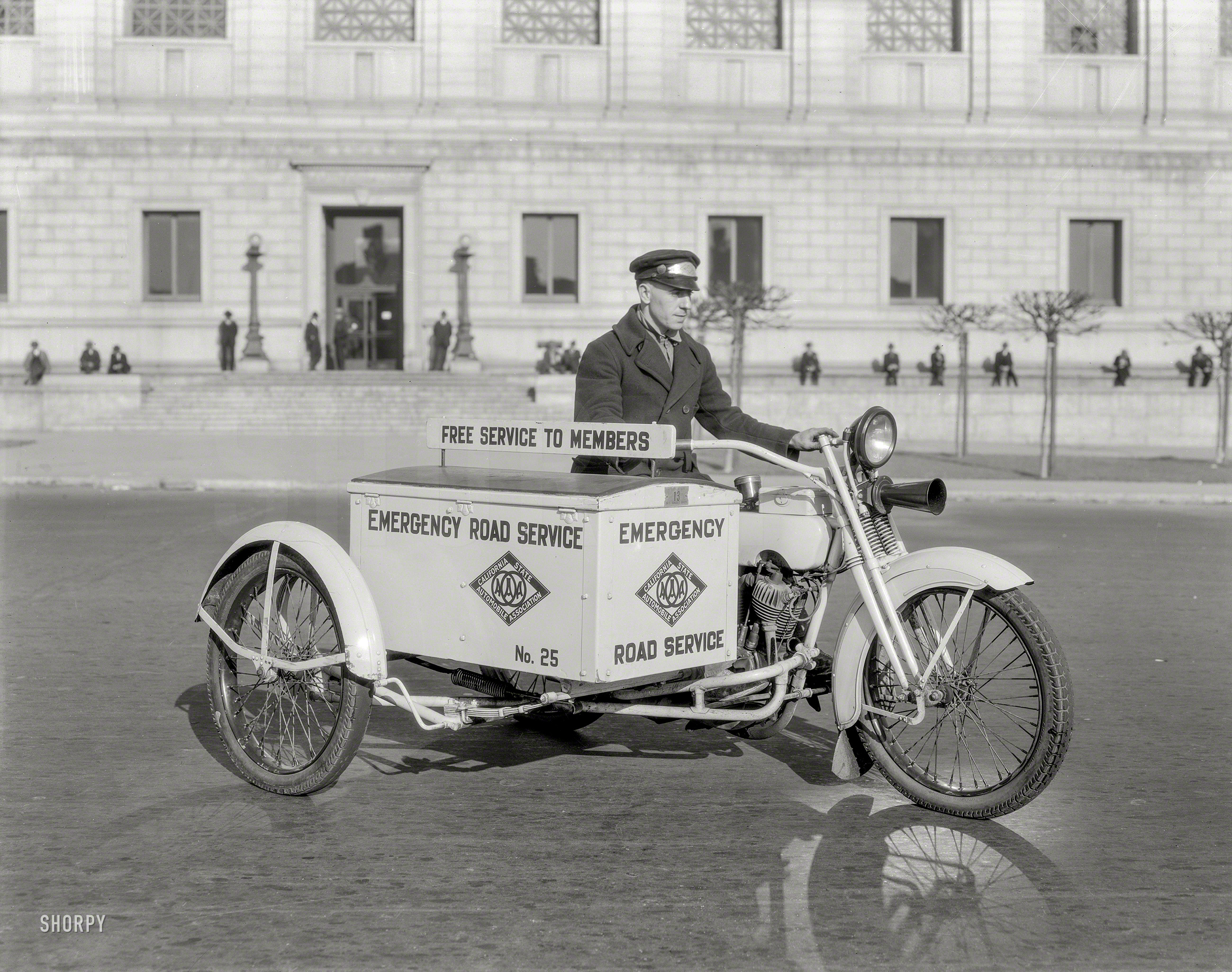 San Francisco circa 1925. "California State Automobile Association -- Emergency Road Service motorcycle." Perhaps an adjunct to the Broken Glass Depart&shy;ment. 8x10 nitrate negative from the Wyland Stanley collection. View full size.