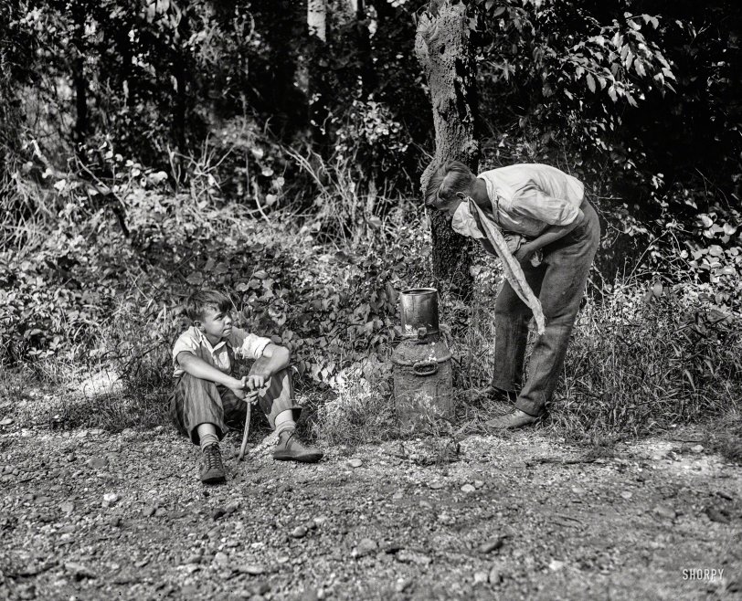 1932. Washington, D.C., or vicinity. "NO CAPTION (Boys camped in woods)." Our second glimpse of these juvenile vagabonds. Harris &amp; Ewing. View full size.
