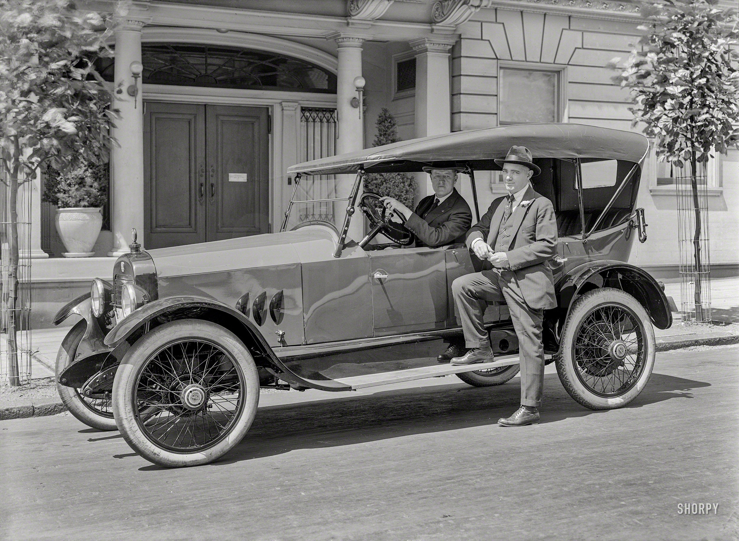 San Francisco circa 1919. "Columbia Six touring car." Note the rakishly tilted windshield. 5x7 glass negative by Christopher Helin. View full size.
