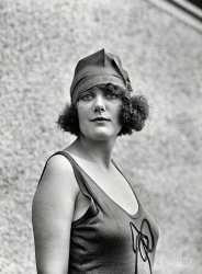 &nbsp; &nbsp; &nbsp; "Miss Anna Niebel, former Follies girl who lives at 1370 Harvard Street northwest, won first prize by unanimous vote of the judges."
June 17, 1922. "Winning costume at Tidal Basin bathing beach style contest." Harris & Ewing Collection glass negative. View full size.
