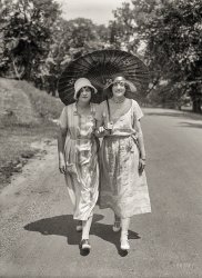 1924. Washington, D.C. "Rock Creek Park. Miss Katherine Wren and Norvelle Munford." Harris & Ewing Collection glass negative. View full size.