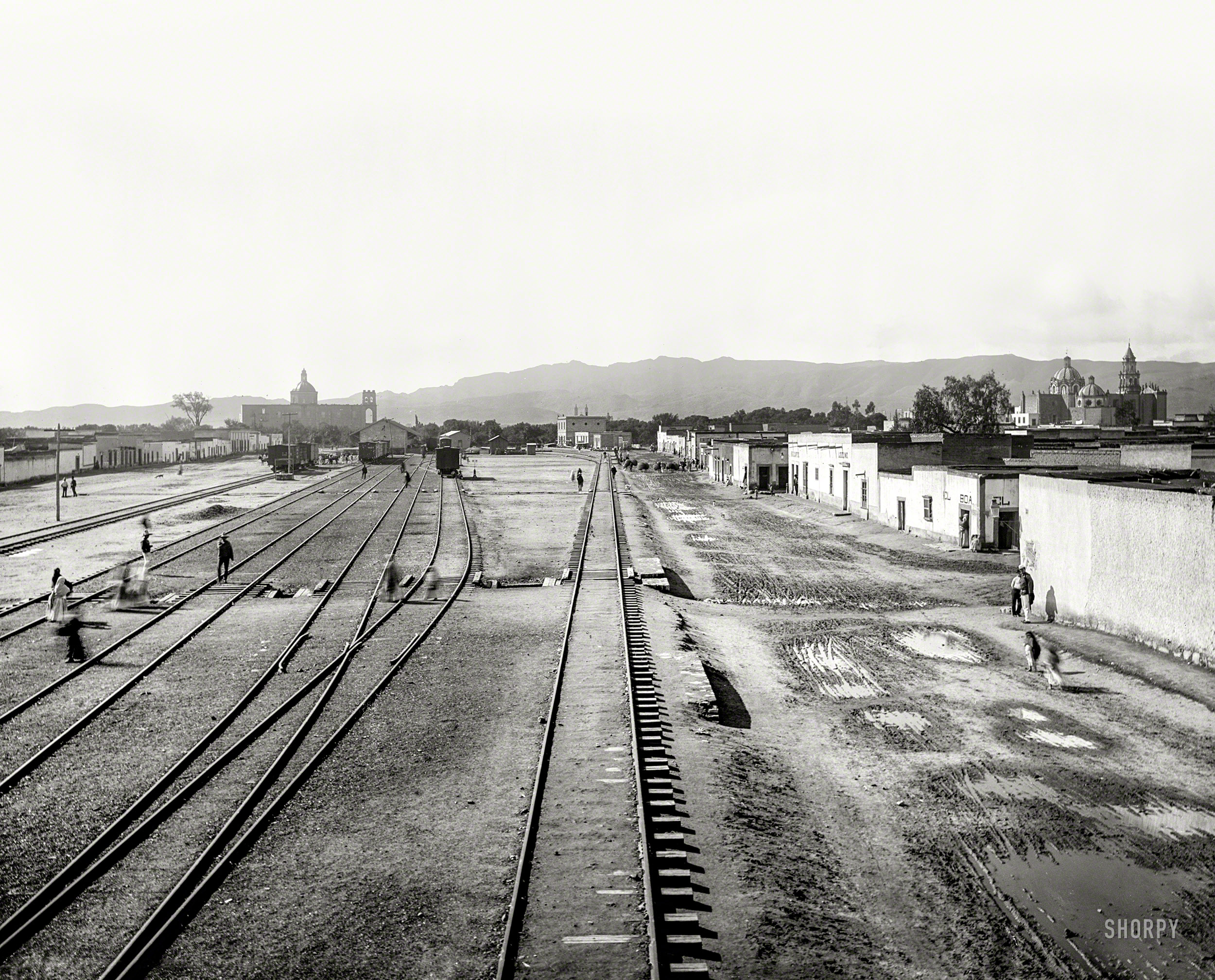 San Luis Potosi, Mexico, circa 1897. "Estación del Ferrocarril Central Mexicano (Mexican Central R.R. station)." Glass negative by W.H. Jackson. View full size.