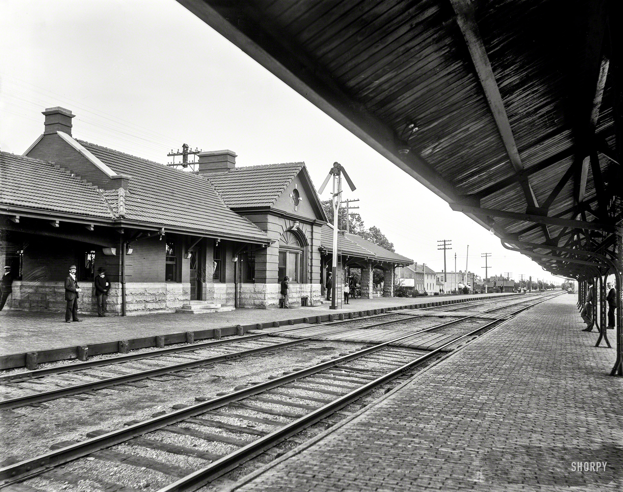 Circa 1899. "Chicago & North Western Railway station, Elmhurst, Ill." 8x10 inch dry plate glass negative, Detroit Publishing Company. View full size.
