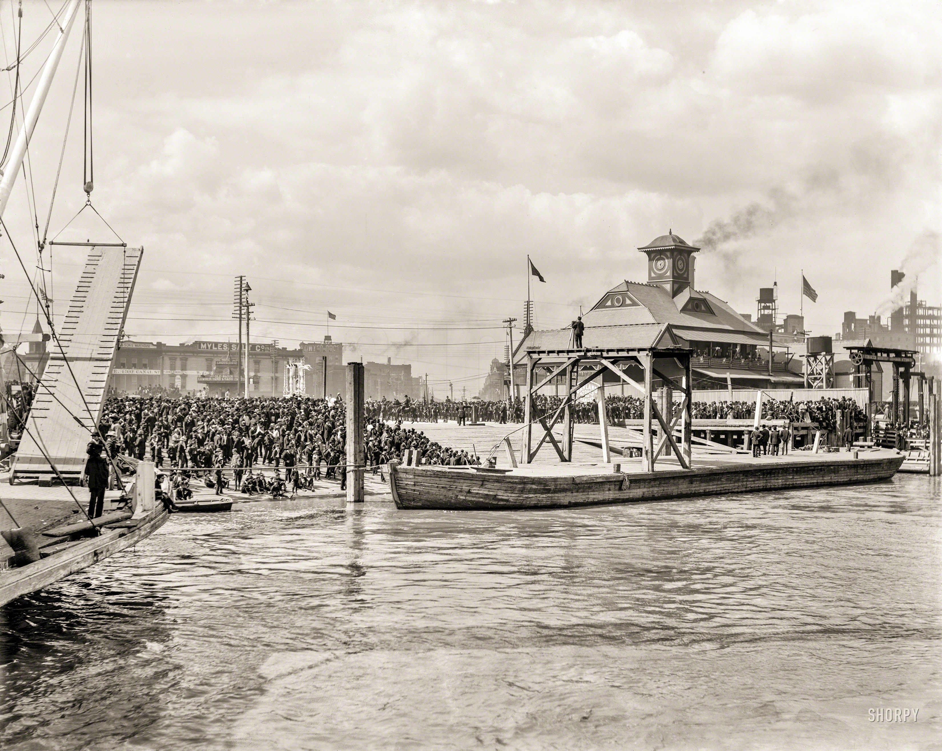 The Mississippi River circa 1900. "Mardi Gras, New Orleans. Awaiting Rex on the levee." 8x10 inch dry plate glass negative, Detroit Publishing Co. View full size.