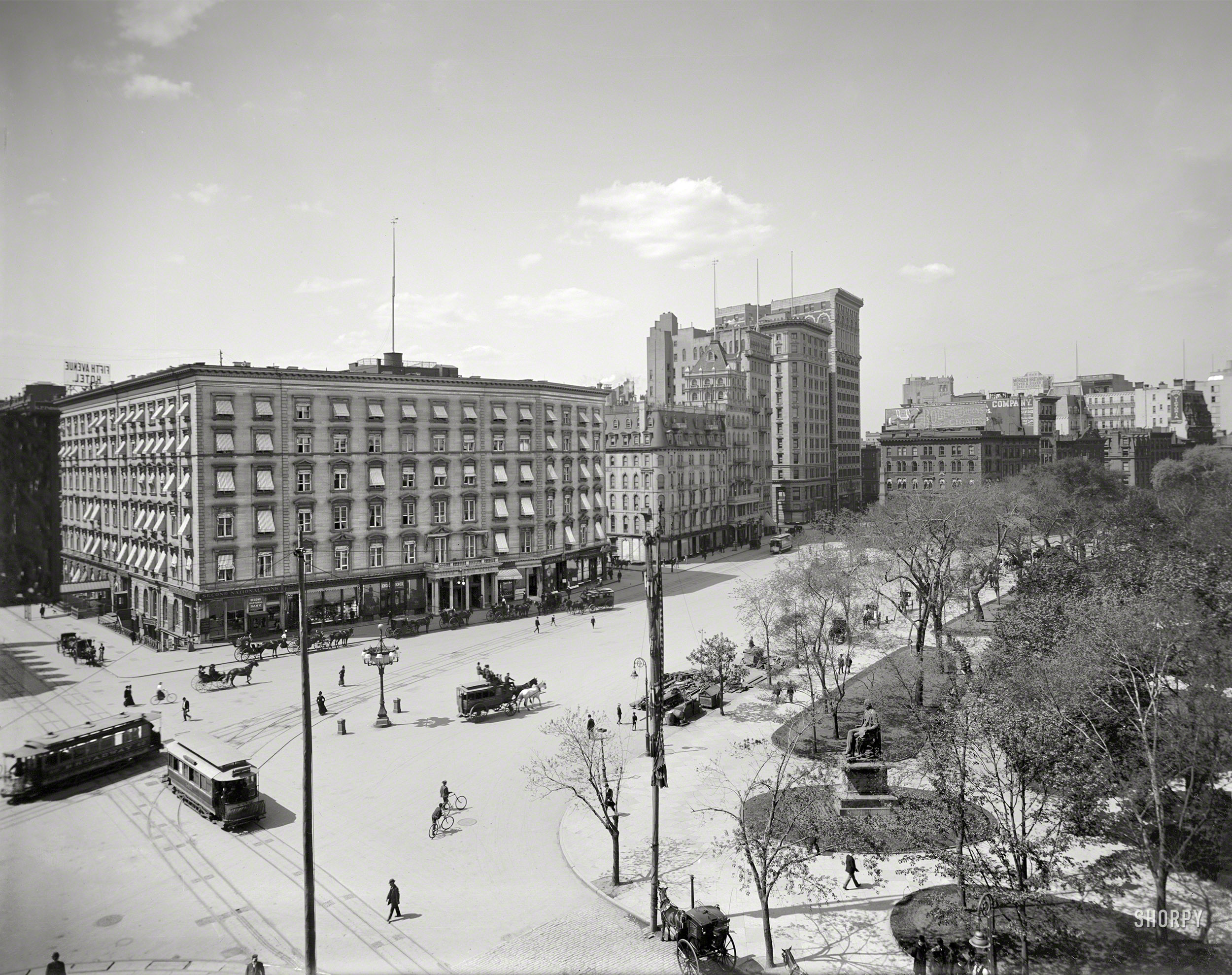 New York circa 1901. "Fifth Avenue Hotel, southwest corner of Madison Square." 8x10 inch dry plate glass negative by William Henry Jackson. View full size.