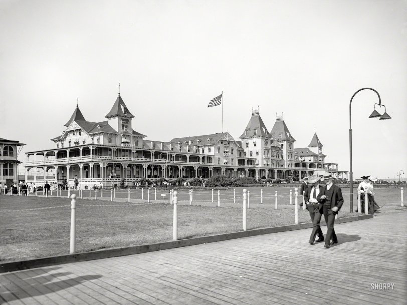 Brighton Beach, N.Y., circa 1903. "Brighton Beach Hotel and boardwalk." 8x10 inch dry plate glass negative, Detroit Photographic Company. View full size.
