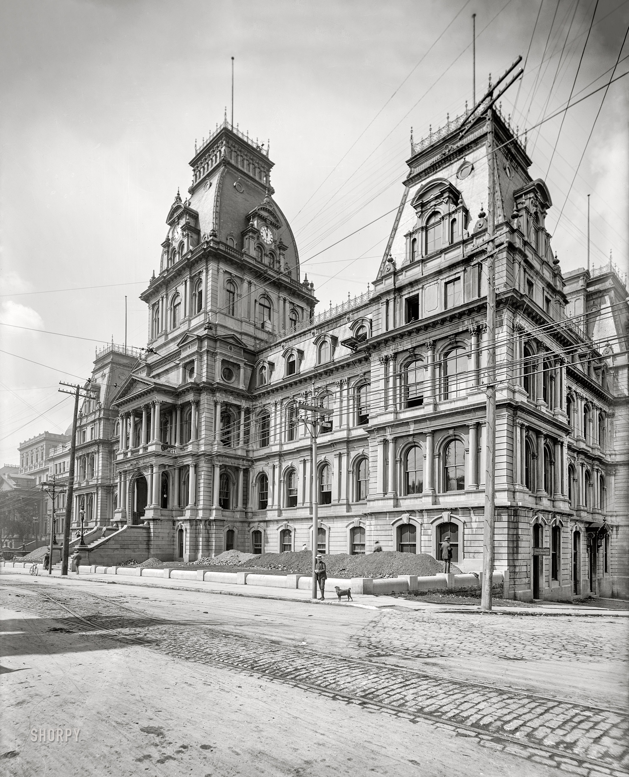 Circa 1900. "City Hall, Montreal, Quebec." Whose Second Empire facade received a Beaux-Arts makeover after a fire in 1922. 8x10 glass negative, Detroit Photographic Co. View full size.