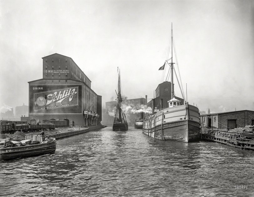 September 1, 1900. "Chicago River elevators at Chicago, Illinois." 8x10 inch dry plate glass negative, Detroit Publishing Company. View full size.
