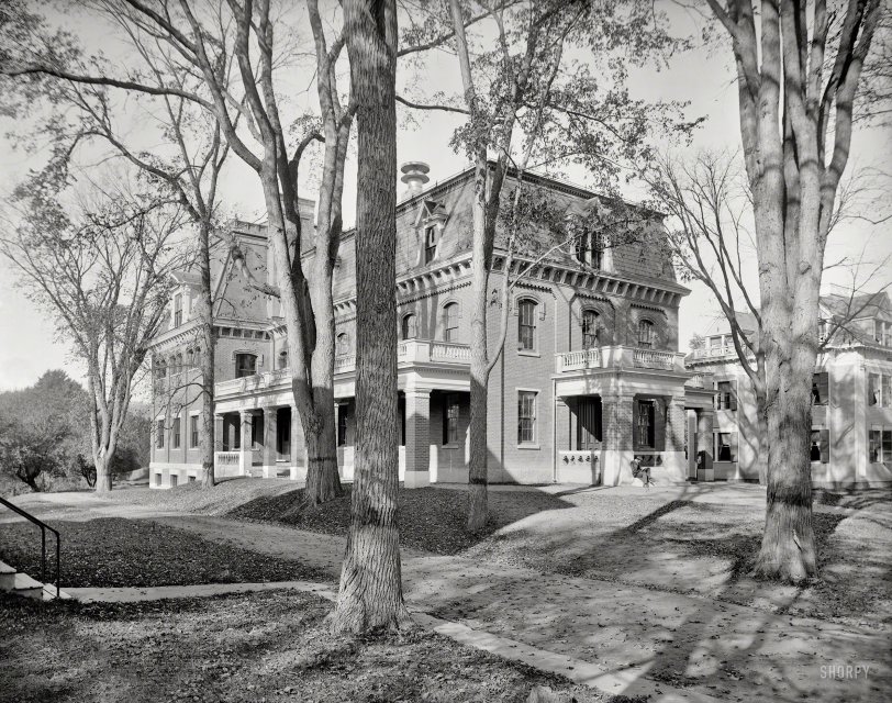Chandler Hall: 1901