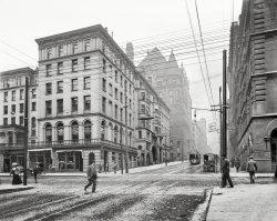Cincinnati circa 1900. "Burnet House and Chamber of Commerce, Third and Vine." 8x10 inch glass negative, Detroit Publishing Company. View full size.