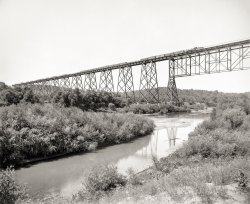 Circa 1902. "Steel viaduct over Des Moines River, Iowa. Chicago & North Western Railway." 8x10 glass negative, Detroit Photographic Company. View full size.