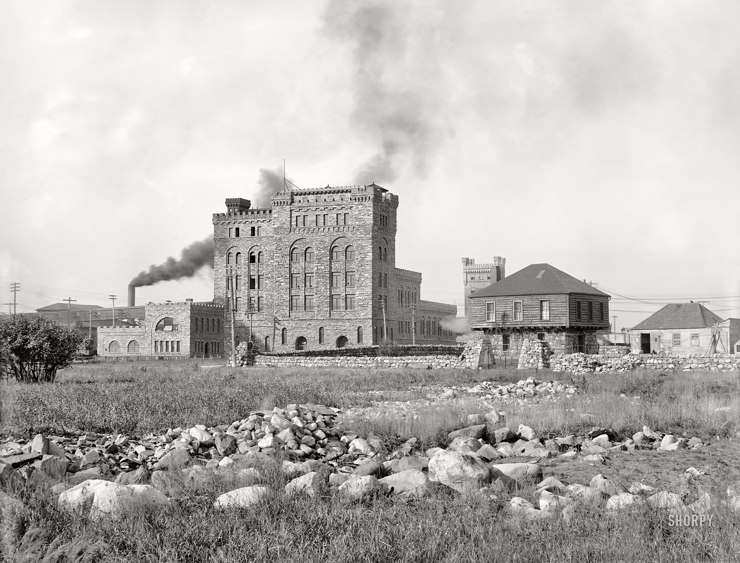 Circa 1902. "Sulphite paper mill and old blockhouse. Sault Ste. Marie, Ontario." 8x10 inch dry plate glass negative, Detroit Photographic Company. View full size.