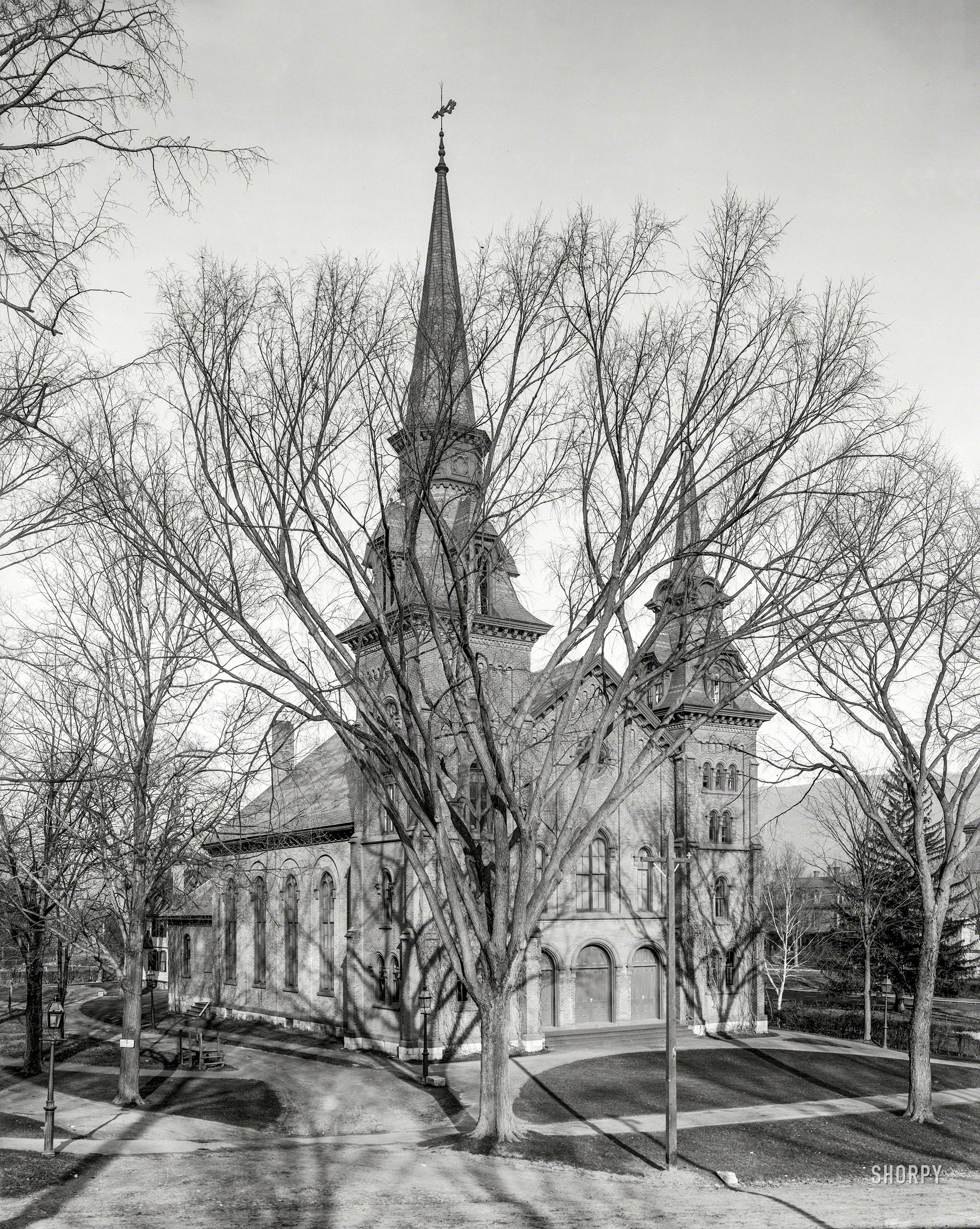 Circa 1906. "Congregational church in Williamstown, Massachusetts." 8x10 inch dry plate glass negative, Detroit Publishing Company. View full size.