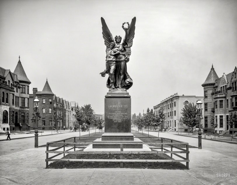 Baltimore circa 1903. "Confederate Soldiers' and Sailors' Monument, Mount Royal Avenue." Sculptor Frederic Ruckstull's allegorical bronze "Spirit of the Confederacy," whose Latin inscription means "Glory to the Vanquished." 8x10 inch dry plate glass negative, Detroit Publishing Company. View full size.
