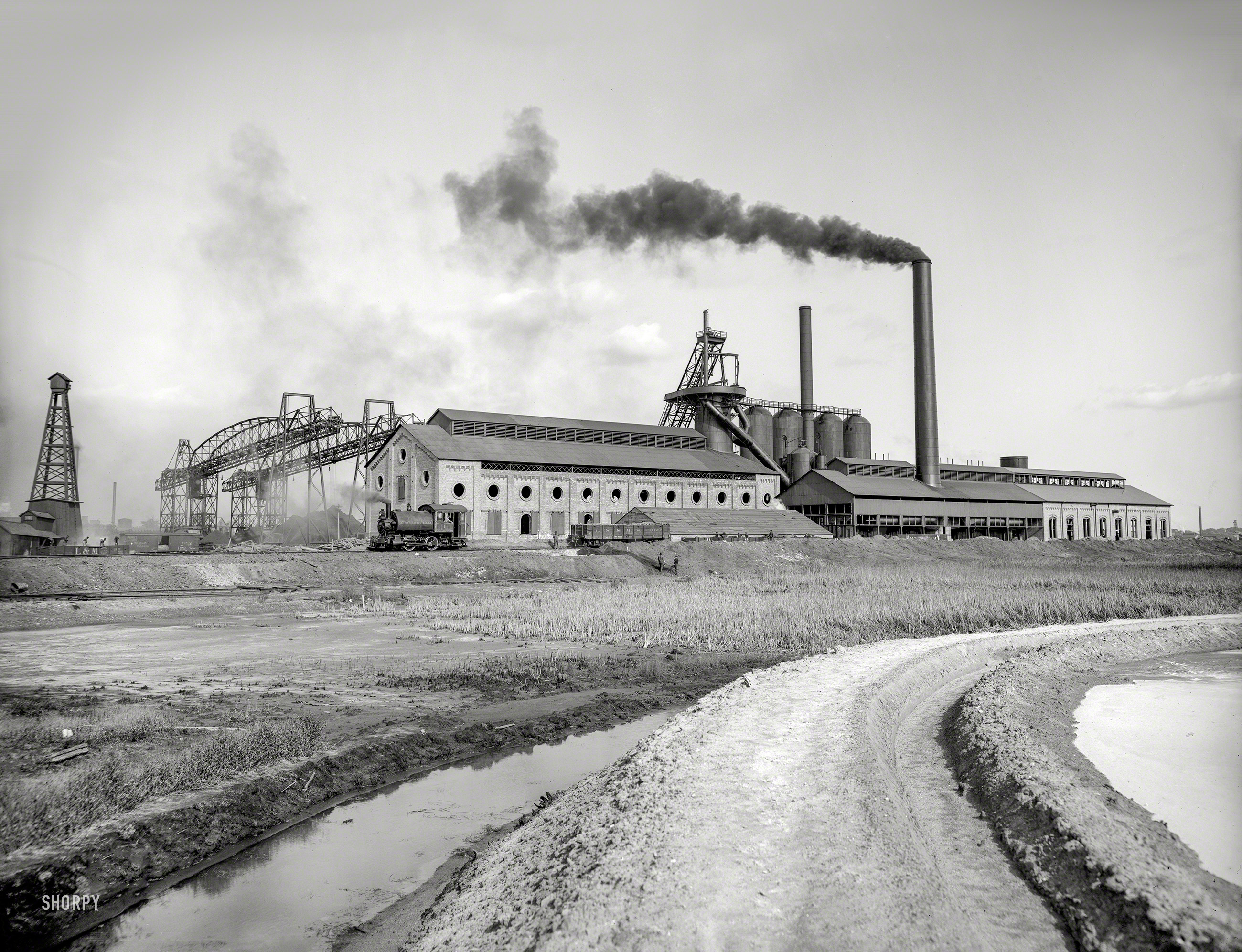 1903. "Detroit Iron and Steel Co. mill." One of the wonders of the Rust Belt. 8x10 inch dry plate glass negative, Detroit Publishing Company. View full size.