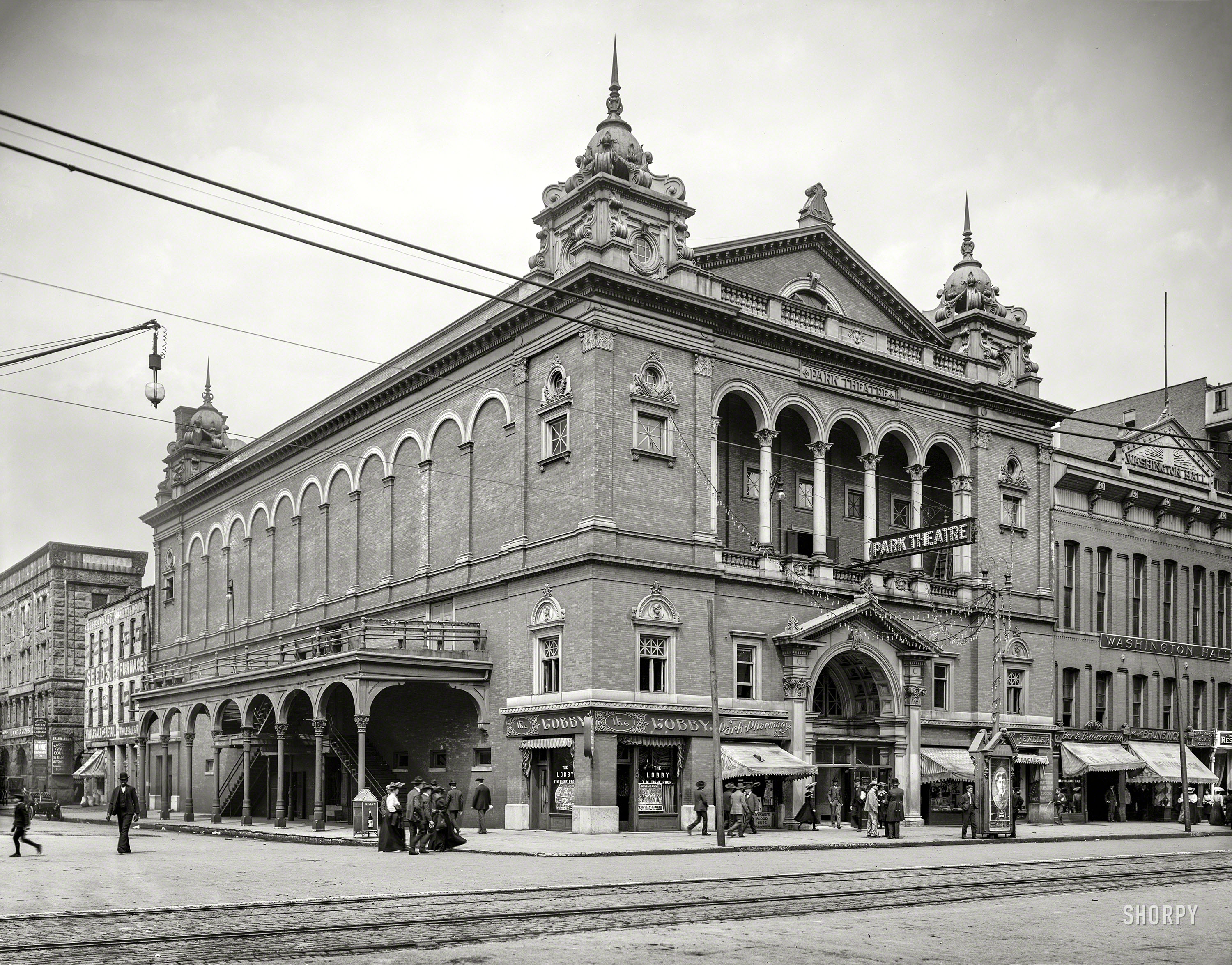 Indianapolis, 1904. "Park Theatre, Washington Street and Capitol Avenue." 8x10 inch dry plate glass negative, Detroit Photographic Company. View full size.