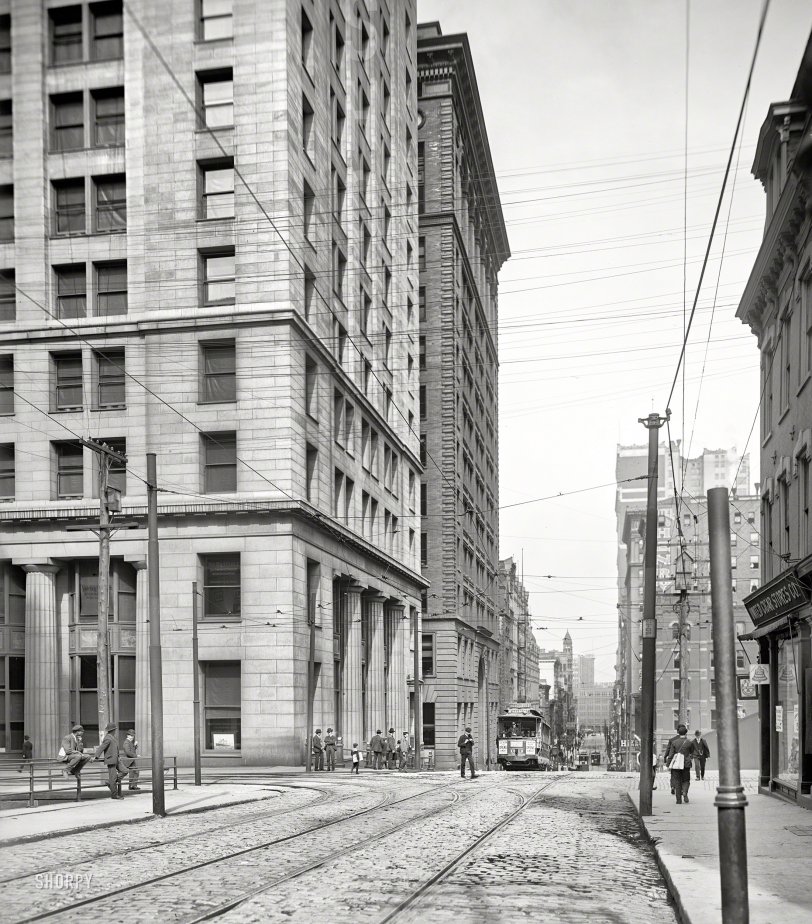 Circa 1904. "Fifth Avenue at Grant Street, South Pittsburg, Pa." The Frick Building at left. 8x10 inch glass negative, Detroit Photographic Company. View full size.
