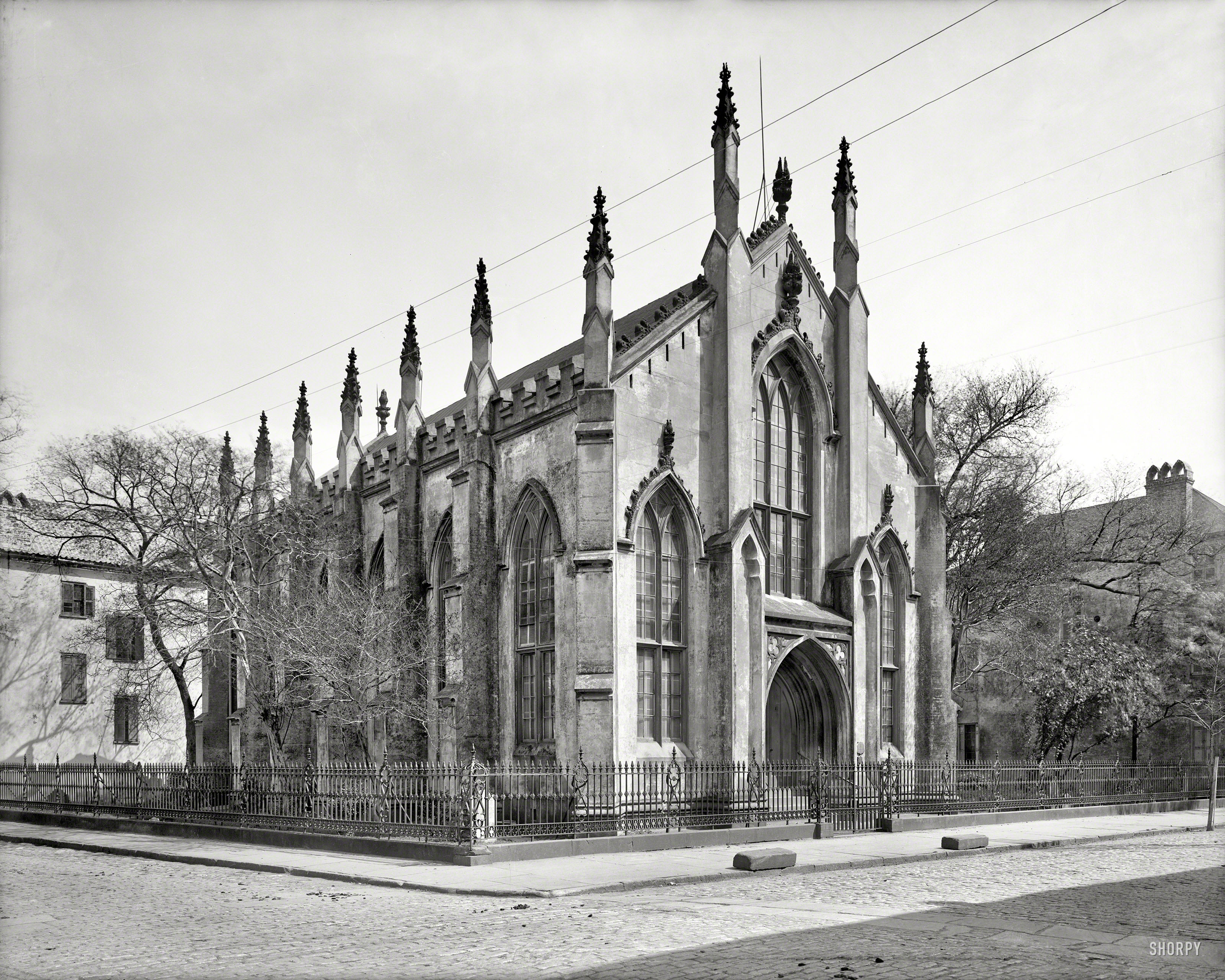 Circa 1904. "Huguenot Church -- Charleston, S.C." When Pointy met Spiky. 8x10 inch glass negative, Detroit Publishing Company. View full size.