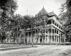 Circa 1905. "Windsor Hotel -- Saratoga, New York." A sort of Potted Palm Springs. 8x10 inch glass negative, Detroit Publishing Company. View full size.