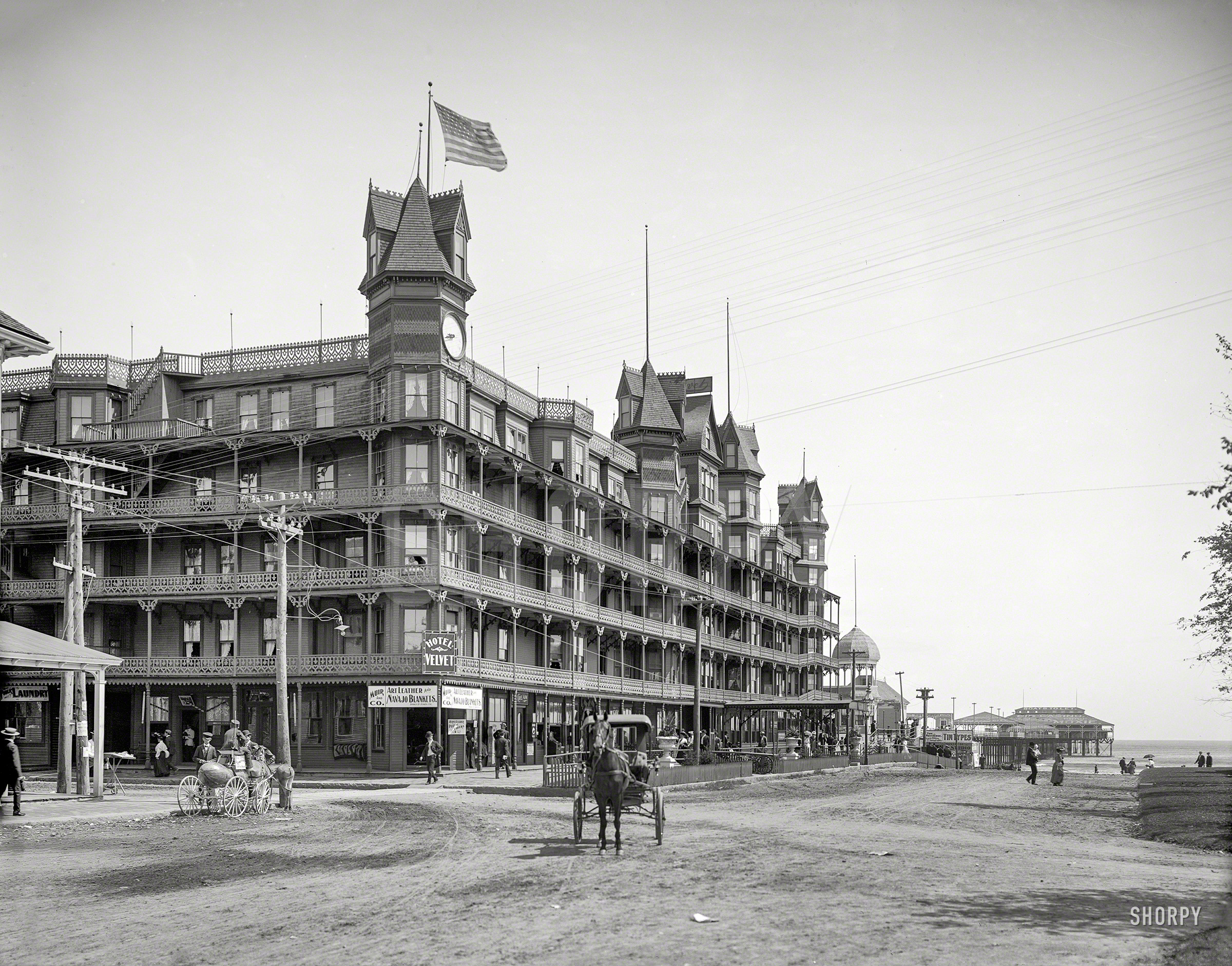 1904. "Hotel Velvet, Old Orchard, Maine." The seaside resort and its ocean pier. Three years later, in a denouement that Shorpyites can recite in their sleep, the place burned to the ground. 8x10 inch glass negative. View full size.
