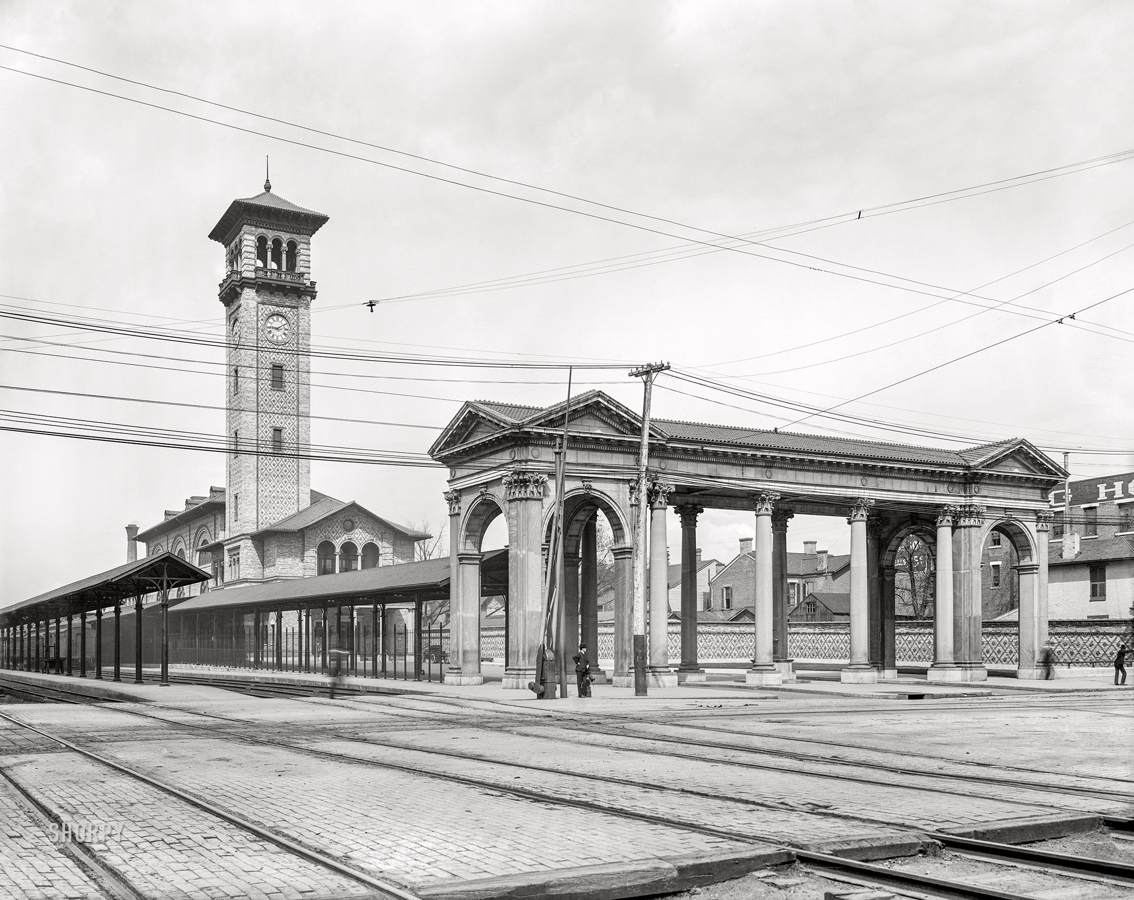 1904. "Union Station -- Dayton, O." In service from 1900 to 1979. 8x10 inch dry plate glass negative, Detroit Photographic Company. View full size.