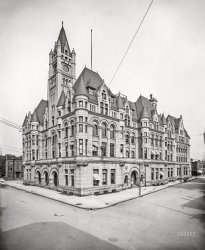 St. Paul, Minnesota, 1905. "Post Office, Fifth and Market Streets." The postal palace last glimpsed here. 8x10 inch glass negative, Detroit Publishing Company. View full size.