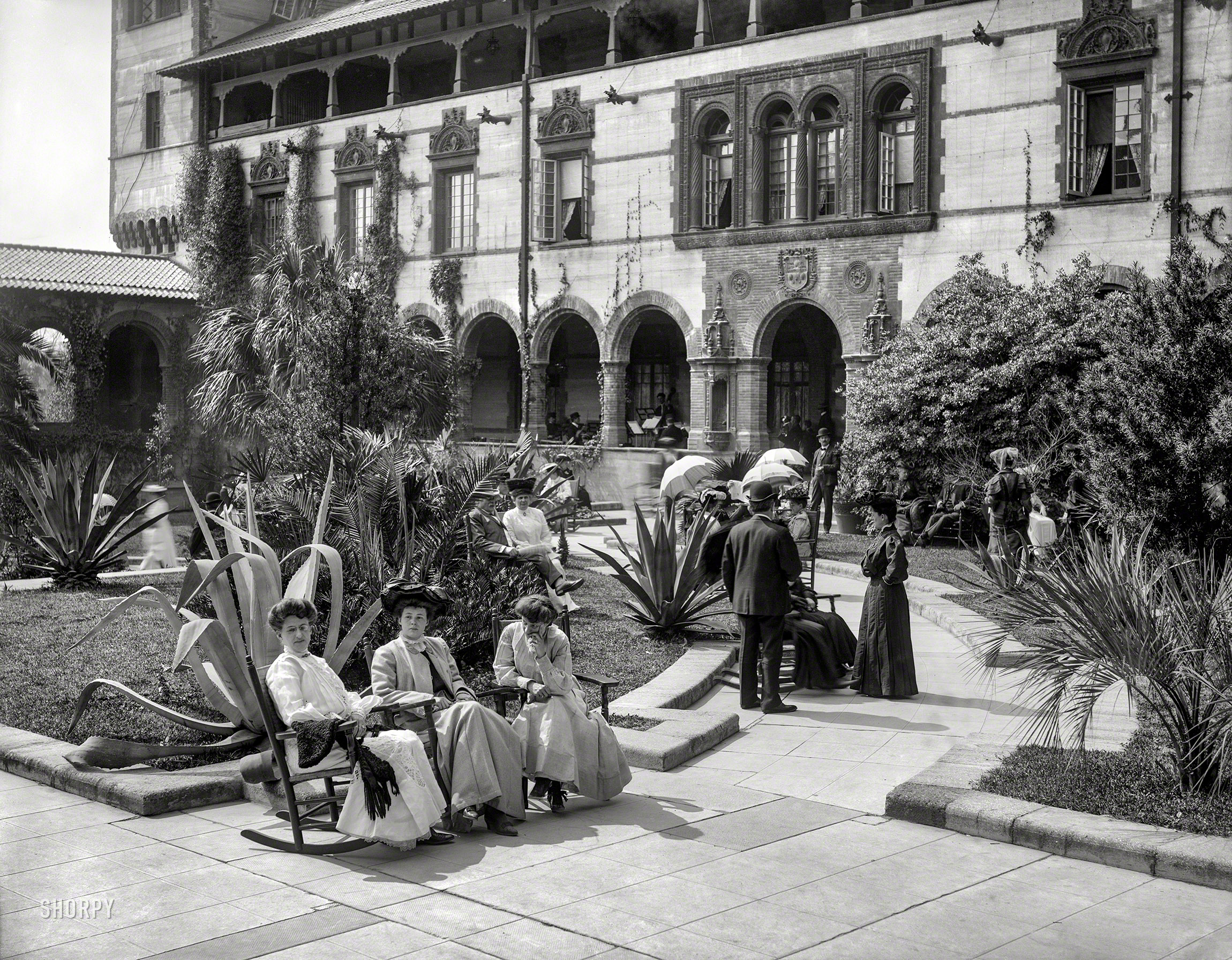 St. Augustine, Florida, circa 1905. "In the court of the Hotel Ponce de Leon." 8x10 inch dry plate glass negative, Detroit Publishing Company. View full size.