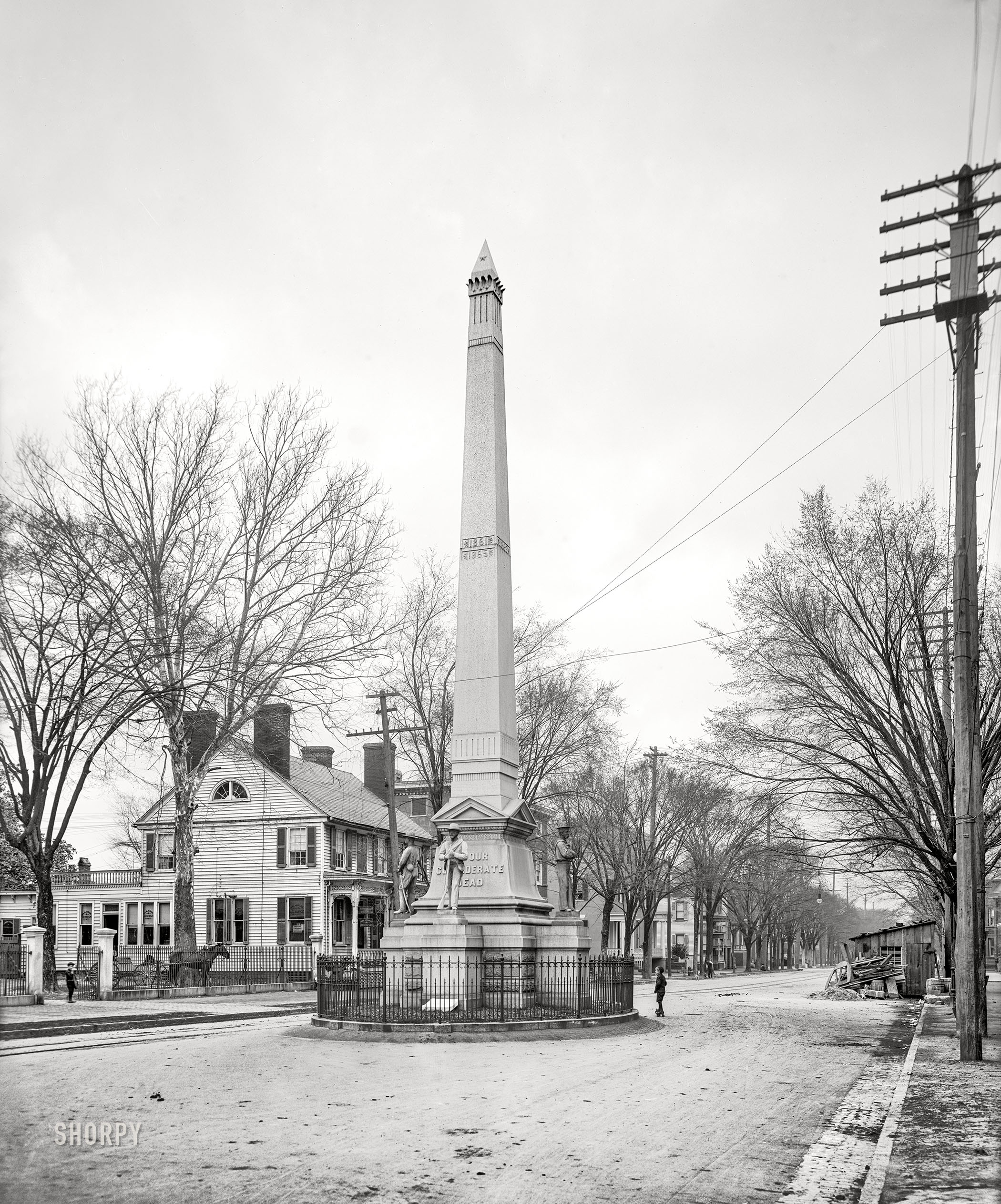 Portsmouth, Virginia, circa 1905. "Confederate monument, Court Street." 8x10 inch dry plate glass negative, Detroit Publishing Company. View full size.